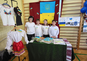 Ukraina